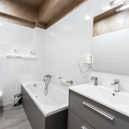 アパート Summer 605 White Tower