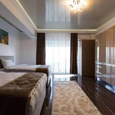 Summer 605 White Tower Mamaia