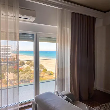 Summer 605 White Tower ママイア