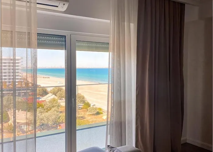 Summer 605 White Tower Mamaia